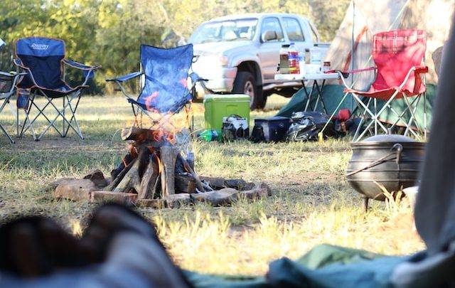 Quels sont les conseils pour camper sans problème en France et en famille ?